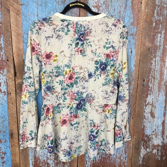 Umgee Fit and Flare Floral Top - Picture 5 of 7